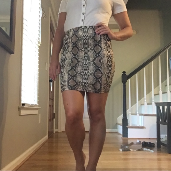 Snake Skin Pattern Mini Skirt (matching crop top on my page available) - Picture 11 of 11
